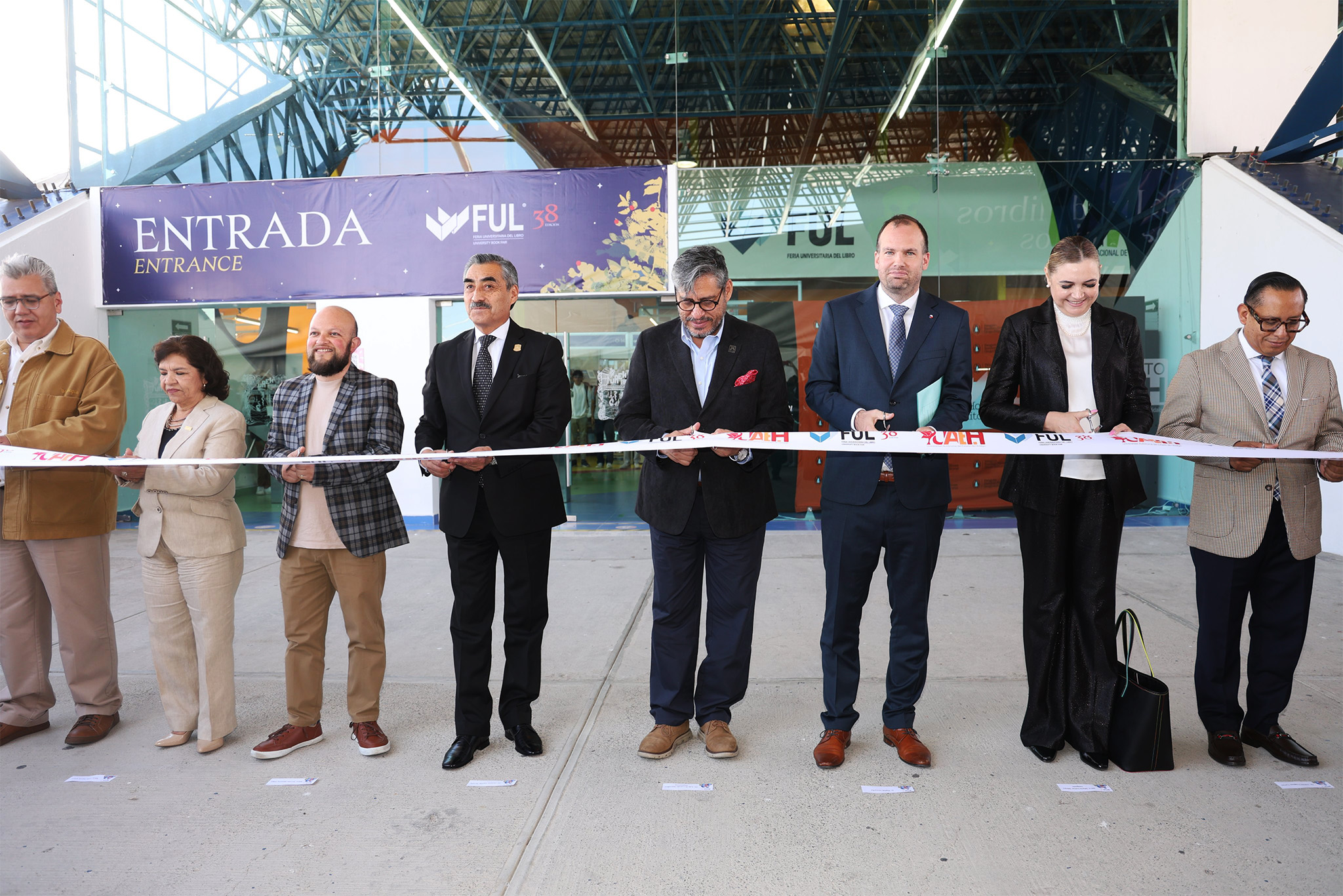 INAUGURA LA UAEH 38 EDICIÓN DE LA FERIA UNIVERSITARIA DEL LIBRO