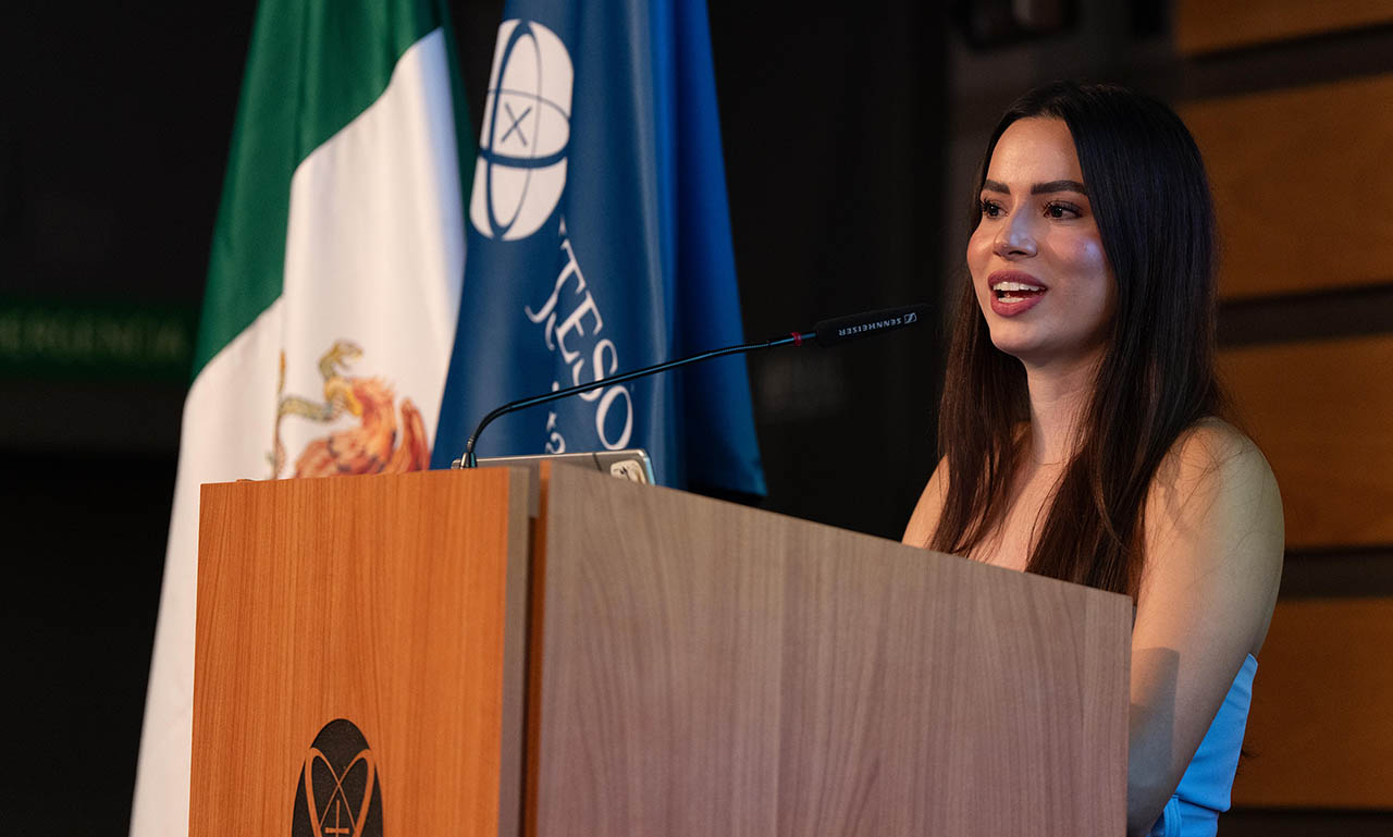 Egresada quiere detener la Enfermedad de Parkinson